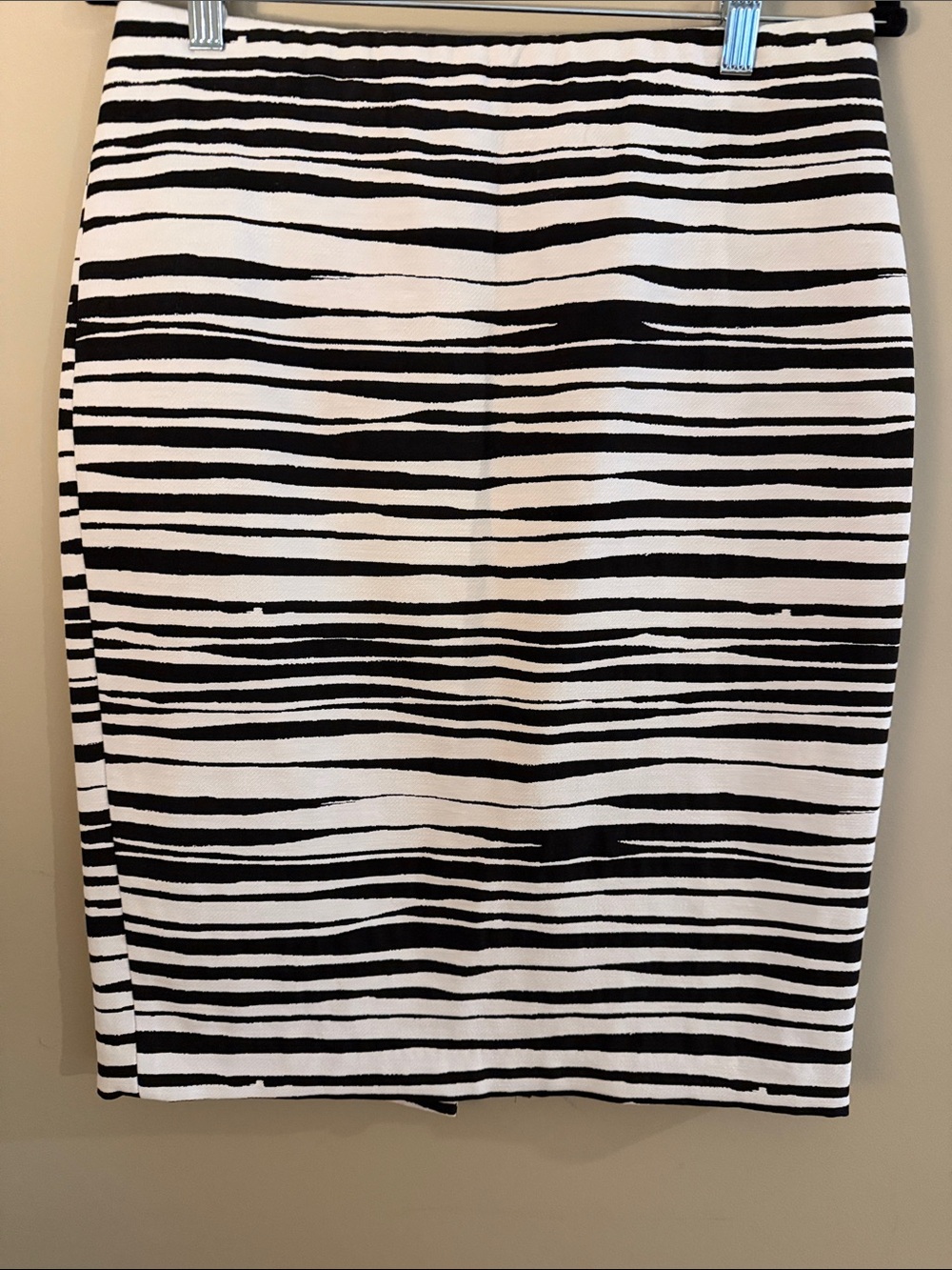 Ann Taylor Black and White Striped Pencil Skirt Size 8